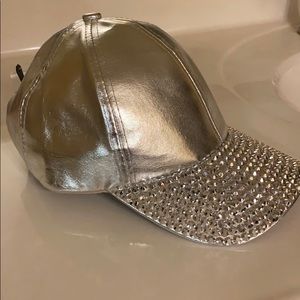 Jewel cap with extra jewels